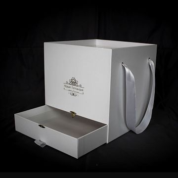 Коробка шкатулка квадратная большая белая