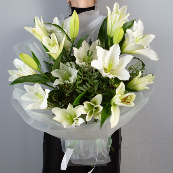 Букет лилия с зеленью