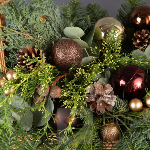 Композиция в деревянном ящике "Зимний шоколад"