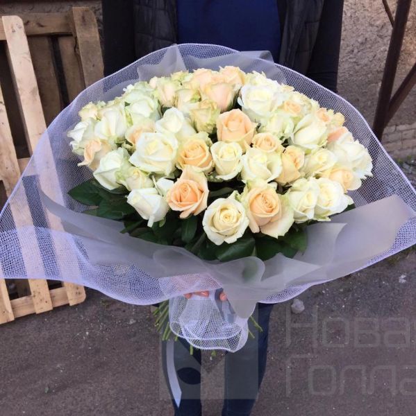 75 кремово-белая роза микс 50 см
