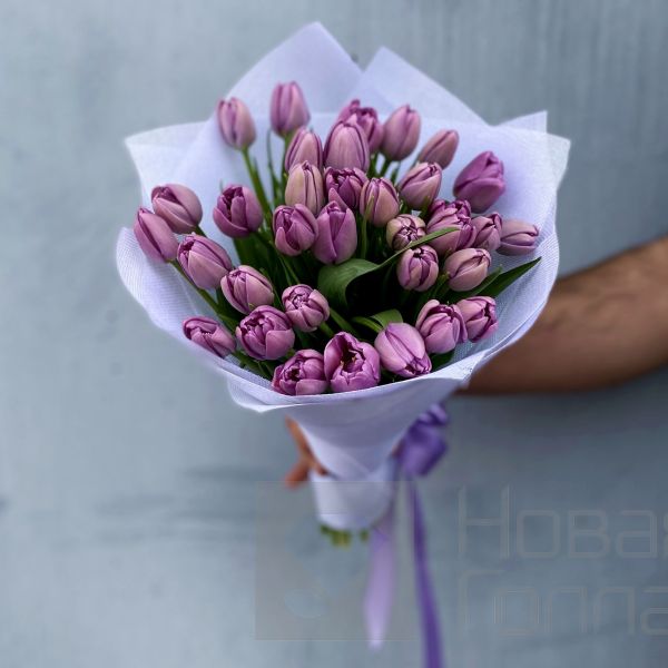 Букет 35 сиреневых тюльпанов