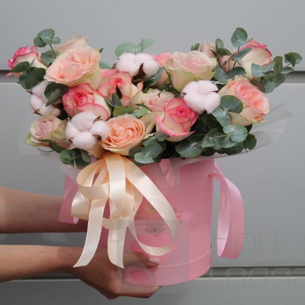 15 роз микс Кения в розовой шляпной коробке