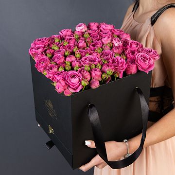 Красная коробка-шкатулка с розовой кустовой пионовидной розой №624