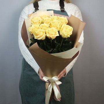 Букет 11 кремовых роз 60 см Букет 11 кремовых роз 60 см