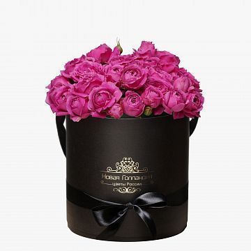 11 розовых кустовых пионовидных роз в черной шляпной коробке №239 11 розовых кустовых пионовидных роз в черной шляпной коробке №239
