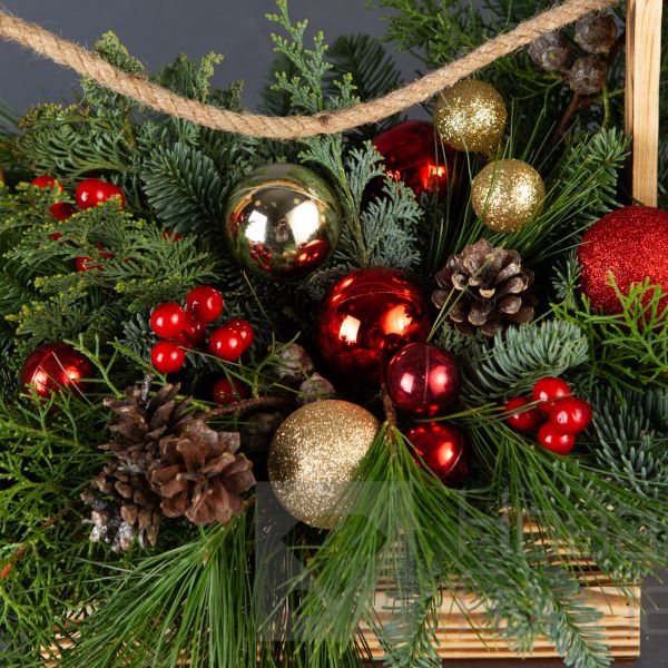 Композиция в деревянном ящике «Лесное Рождество»