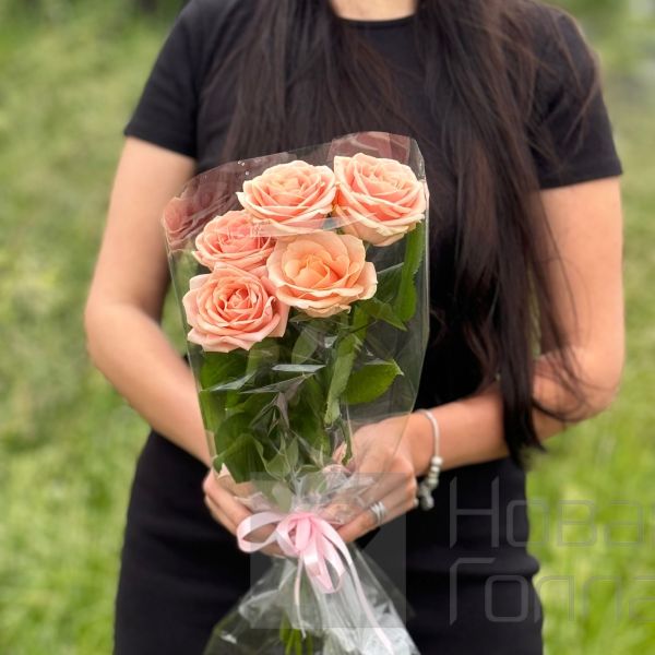 Букет из 5 нюдовых роз