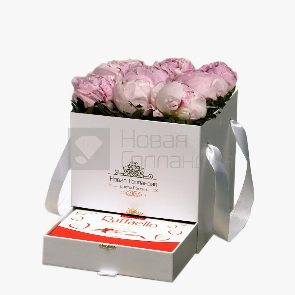 9 нежно-розовых пионов в белой коробке шкатулке Raffaello в подарок №431