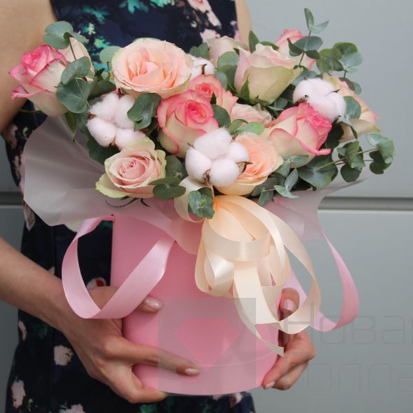 15 роз микс Кения в розовой шляпной коробке