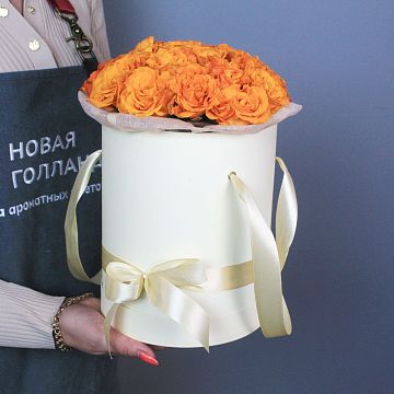 25 оранжевых роз в бежевой шляпной коробке № 601 25 оранжевых роз в бежевой шляпной коробке № 601