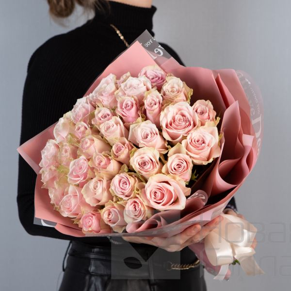 Букет 35 нюдовых роз Кения  40 см в  упаковке