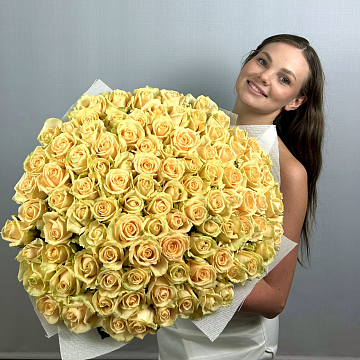 Букет 101 кремовая  роза 70 см