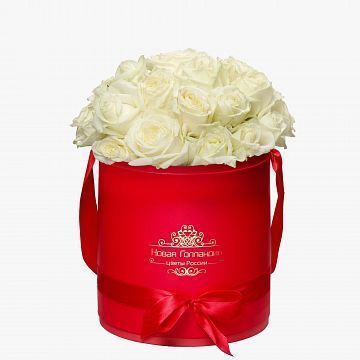 25 белых роз в красной шляпной коробке №16 25 белых роз в красной шляпной коробке №16