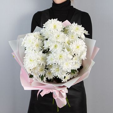 Букет из 7 белых кустовых хризантем