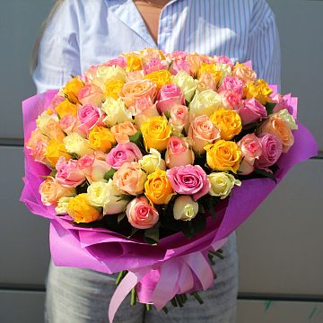 Букет 101 роза ассорти 40 см Кения