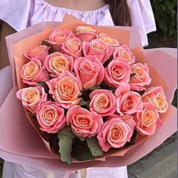 Букет 21 персиково-розовая роза 40см Букет 21 персиково-розовая роза 40см