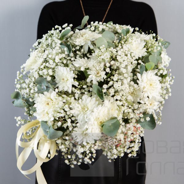 Хризантемы в корзине