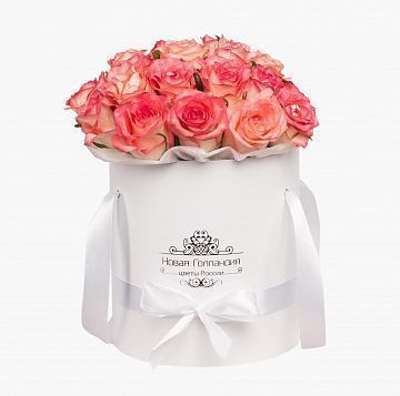 25 розовых роз в белой шляпной коробке №162 25 розовых роз в белой шляпной коробке №162