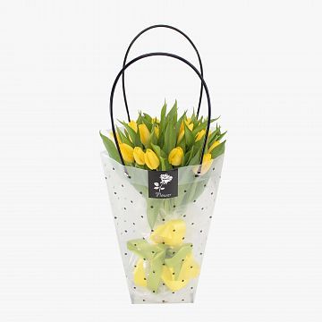 Букет 25 желтых тюльпанов в сумочке