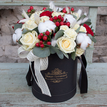 Композиция Элегантность в шляпной коробке Композиция Элегантность в шляпной коробке