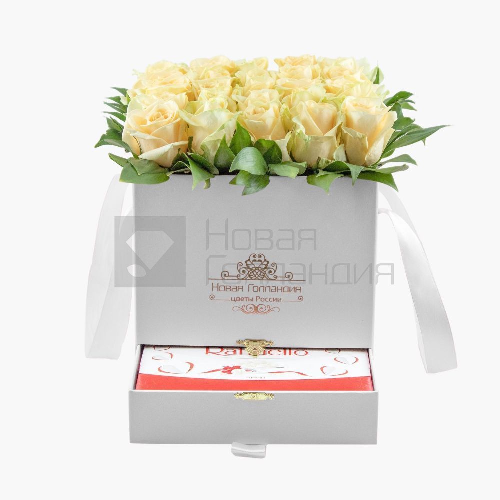Белая коробка шкатулка 25 кремовых роз Raffaello в подарок №757