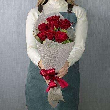 Букет из 7 красных роз (11) Букет из 7 красных роз (11)