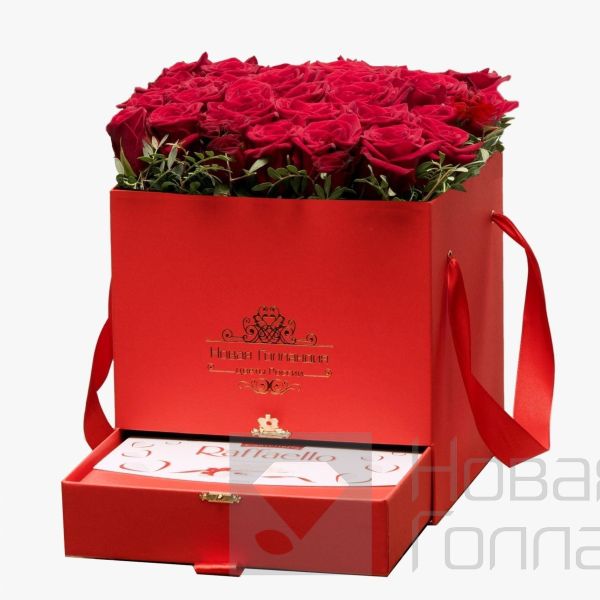 Красная коробка шкатулка 25 красных роз Raffaello в подарок №401