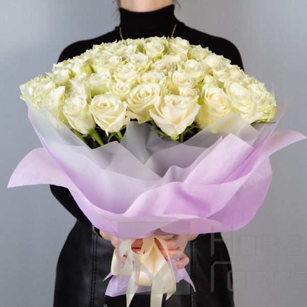 Букет 101 белая роза Кения  40 см  в упаковке