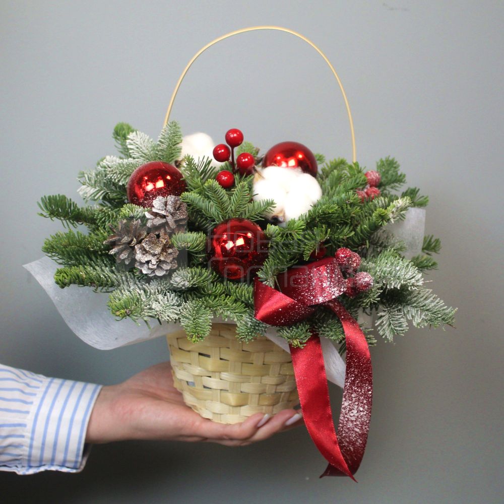 Зимний лес в корзине