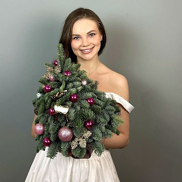 Ель из ветвей нобилиса Мгновения зимы Ель из ветвей нобилиса Мгновения зимы