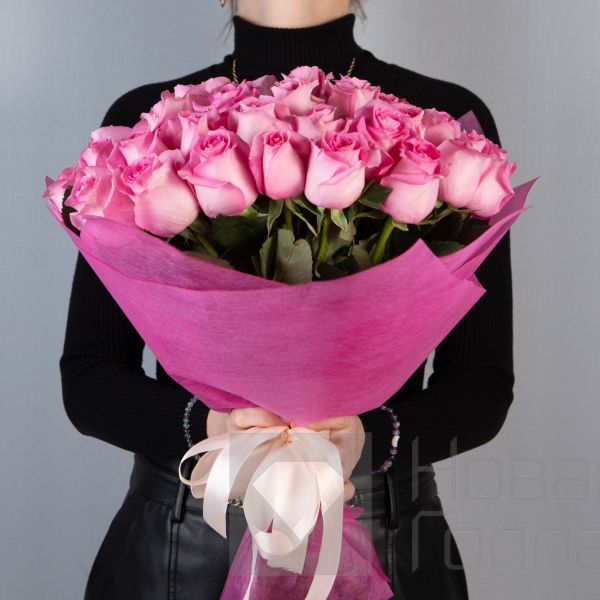 Букет 51 розовая роза Кения 40 см в упаковке