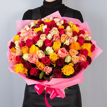 Букет 101 роза Кения микс 40 см  в упаковке
