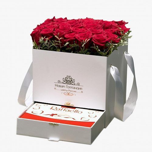 Белая коробка шкатулка 25 красных роз Raffaello в подарок 