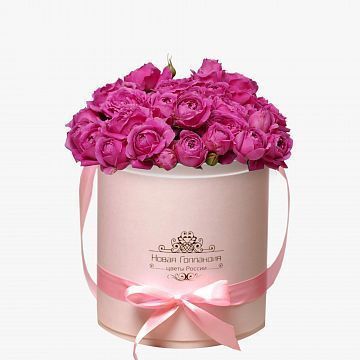 11 розовых кустовых пионовидных роз в розовой шляпной коробке №238 11 розовых кустовых пионовидных роз в розовой шляпной коробке №238