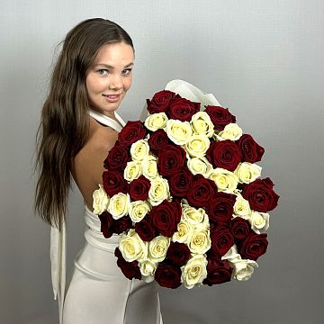 Букет 51 красная и белая роза 60 см Букет 51 красная и белая роза 60 см