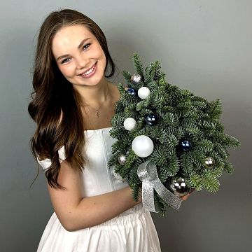 Ель из ветвей нобилиса Новогоднее настроение Ель из ветвей нобилиса Новогоднее настроение
