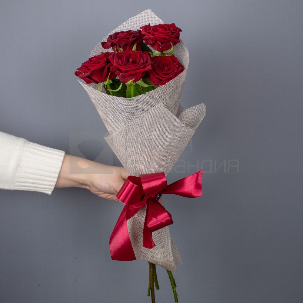Букет из 5 красных роз (15)