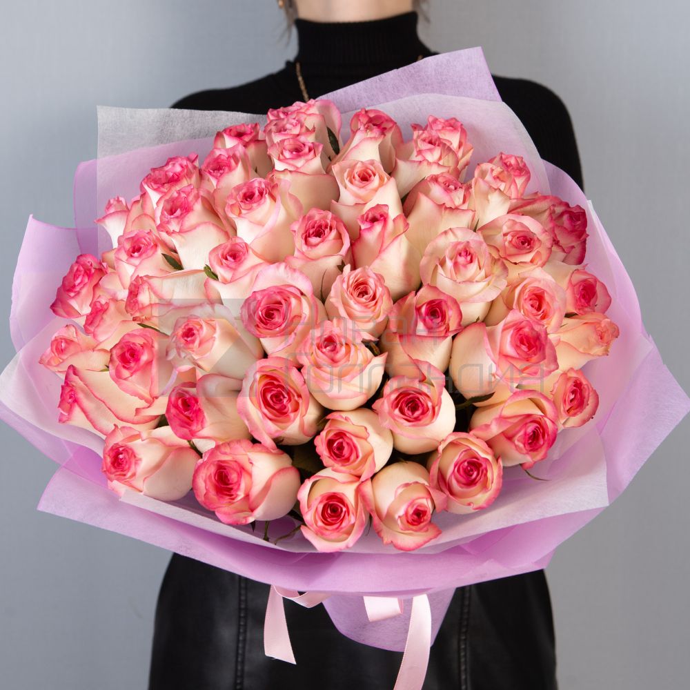 Букет 51 розовая роза с каймой Кения 40 см в упаковке