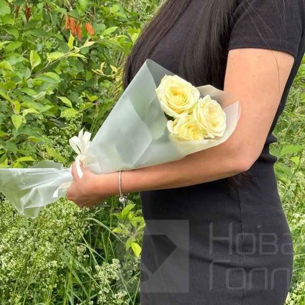 Букет из 3 белых роз (16)