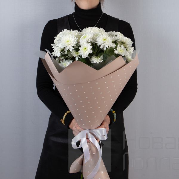 Букет 9 белых кустовых хризантем