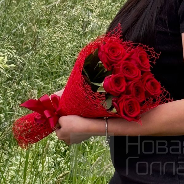Букет из 7 красных роз  40 см  (11)
