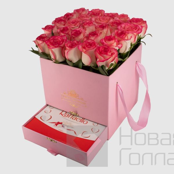 Розовая коробка шкатулка 25 розовых роз Raffaello в подарок LUX