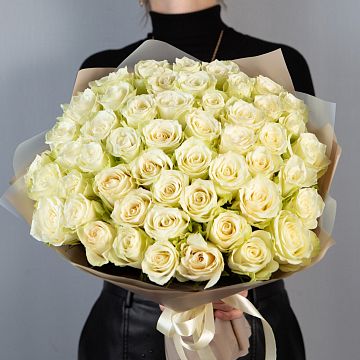 Букет 51 белая роза Кения 40 см в упаковке Букет 51 белая роза Кения 40 см в упаковке