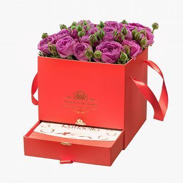 Красная коробка-шкатулка с розовой кустовой пионовидной розой №624 Красная коробка-шкатулка с розовой кустовой пионовидной розой №624