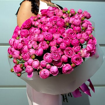 Букет из 25 розовых кустовых пионовидных роз Мисти Букет из 25 розовых кустовых пионовидных роз Мисти