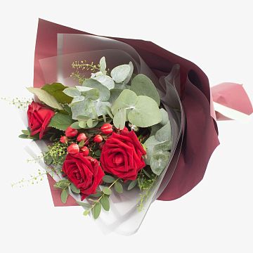 Букет из 3 красных роз с декором Букет из 3 красных роз с декором