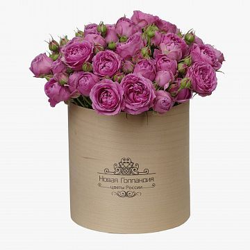 11 розовых кустовых пионовидных роз в деревянной шляпной коробке №25 11 розовых кустовых пионовидных роз в деревянной шляпной коробке №25